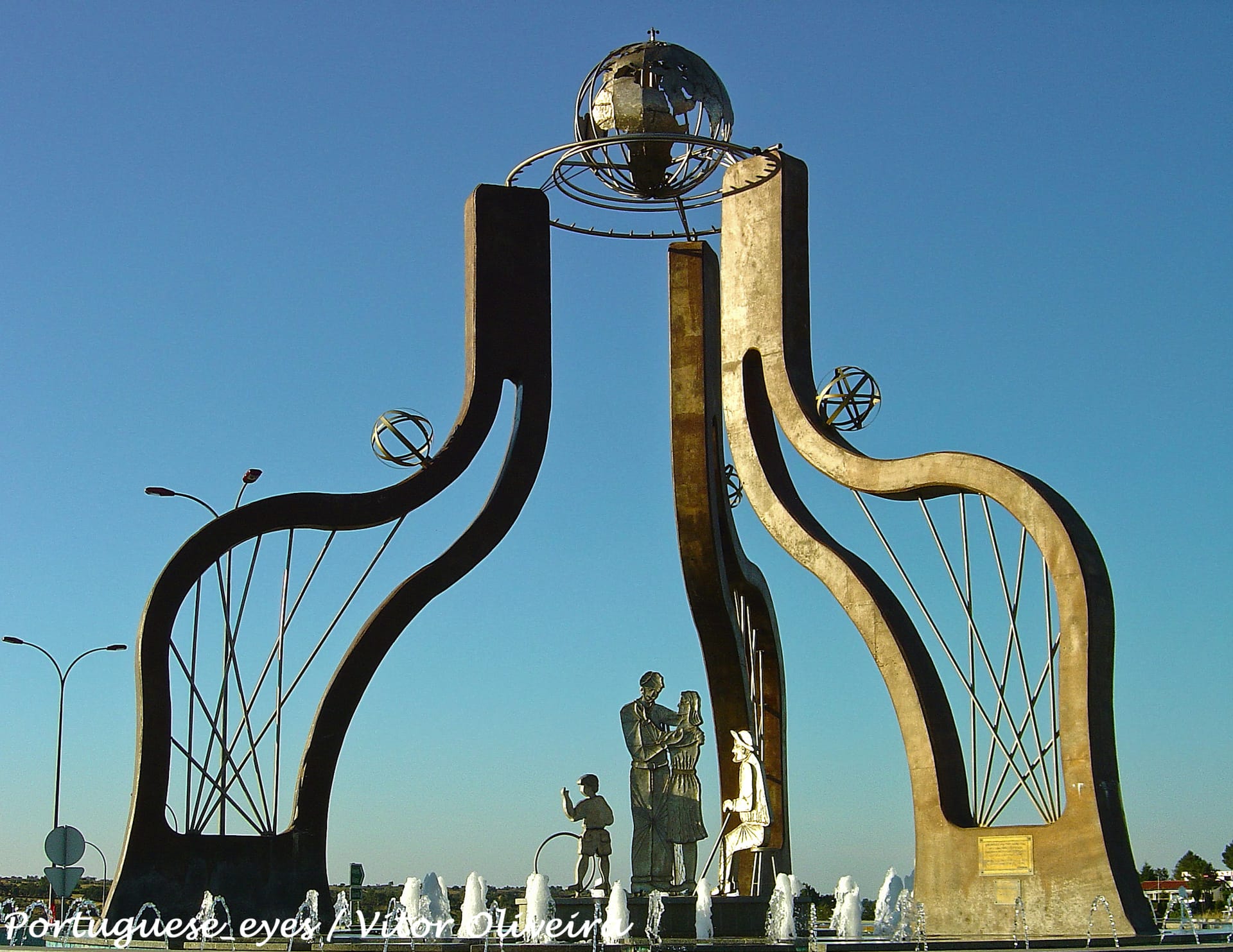 Presentación de 'Monumentos ao Emigrante. Uma Homenagem à História da Emigração Portuguesa'