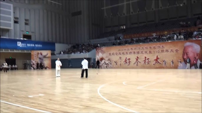 Taichi al aire libre con +Deporte La Región