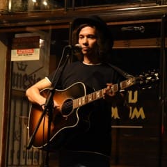 Ryan Scott (Venus Calling, Londres y NYC) – Noites nos Bares