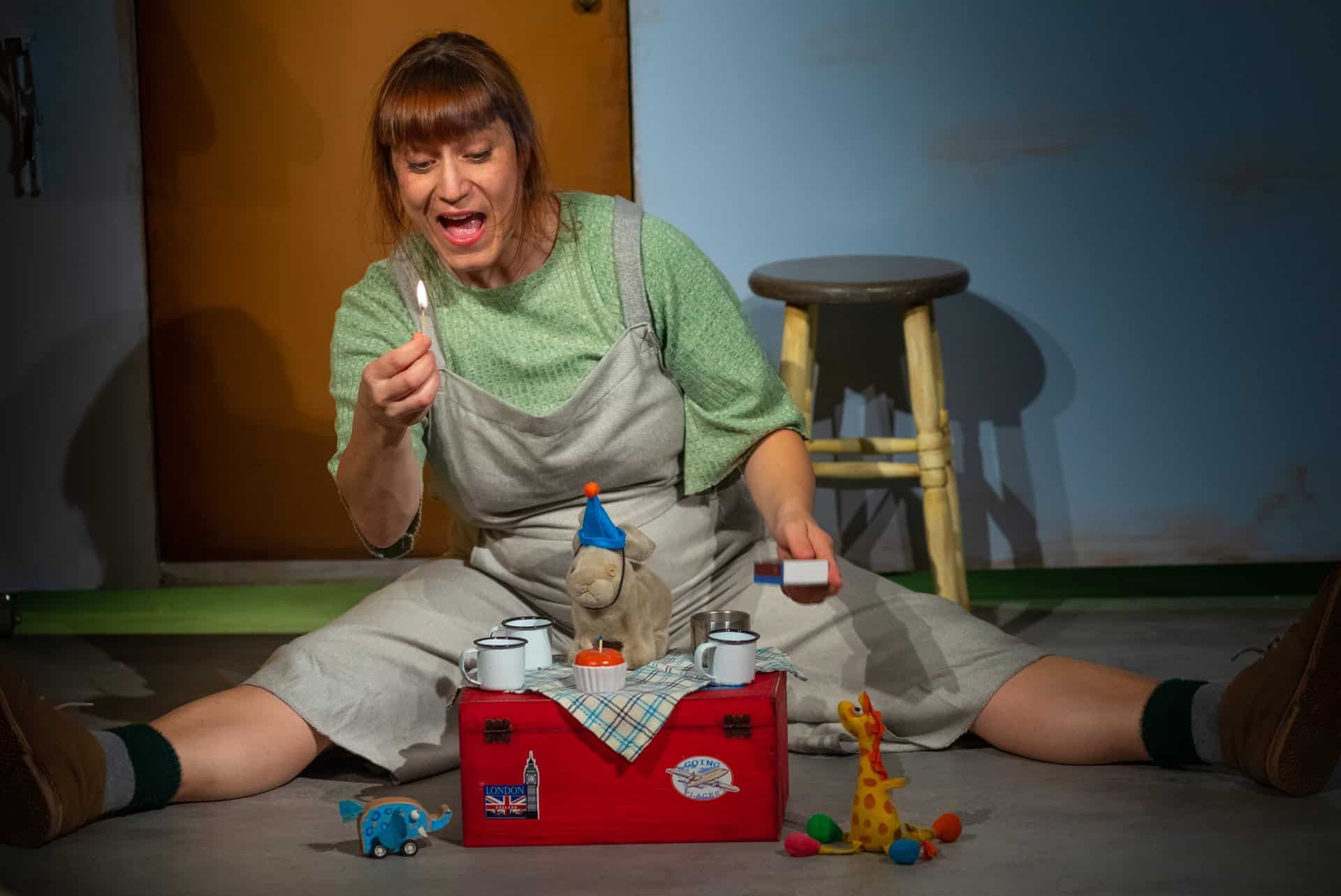 XVII Ciclo de Teatro en Familia. Representación teatral da obra 'A nena que vivía nunha caixa de mistos'