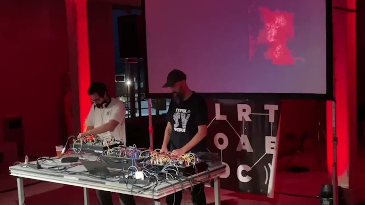 Actuación dos Poupées Electriques