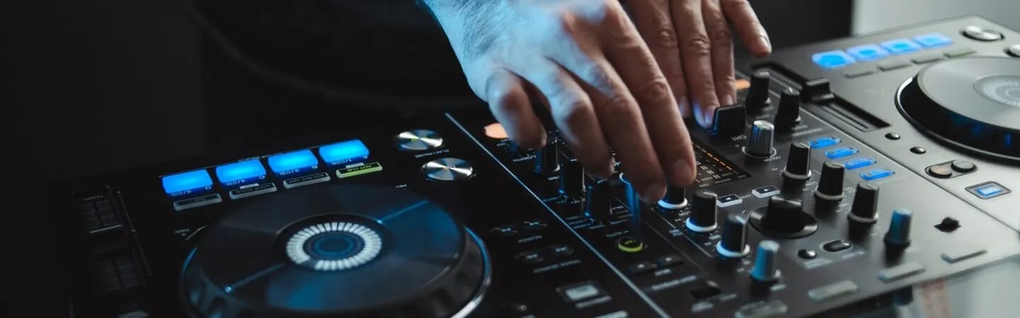 Tardeo en la Jagger con DJ Yuni