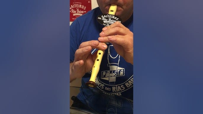 Pasacalles a cargo de Gaiteiros das Rías Baixas