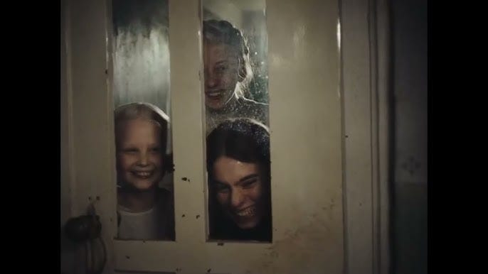 IN DIE SONNE SCHAUEN / SOUND OF FALLING / SON DE CAÍDA