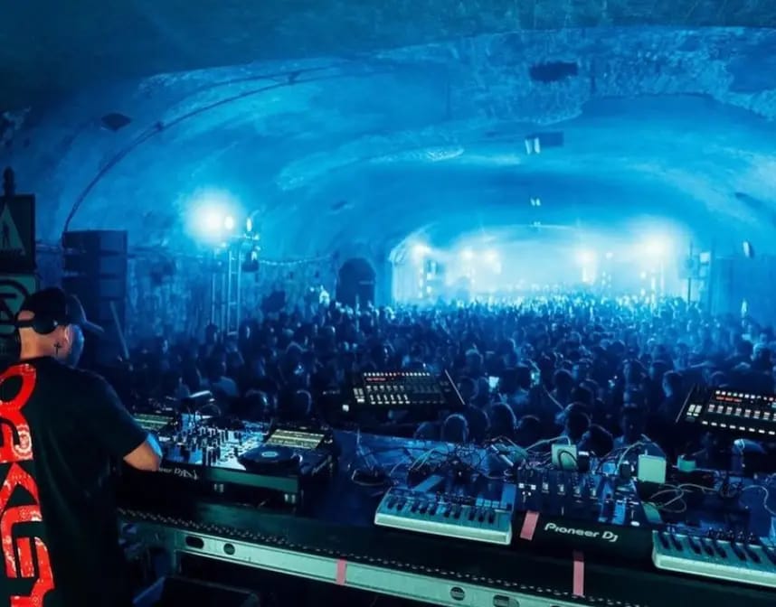 Fiesta con DJ Óscar + DJ Mich