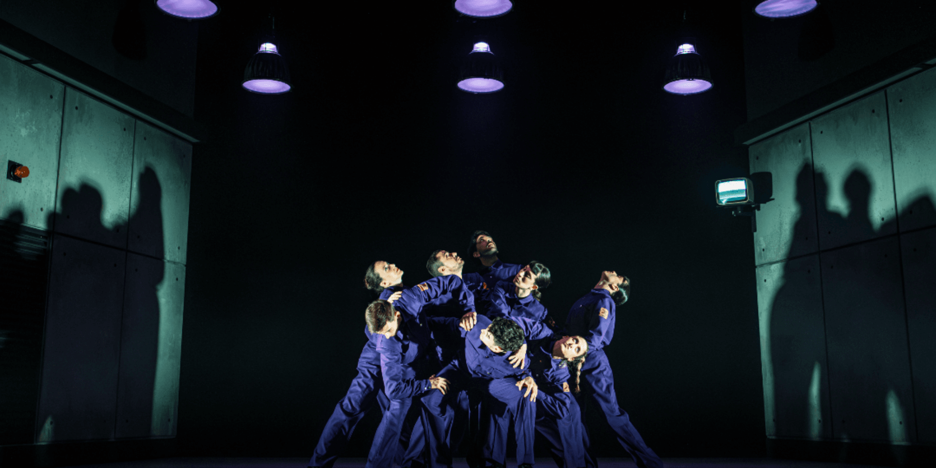 Halley - Led Silhouette