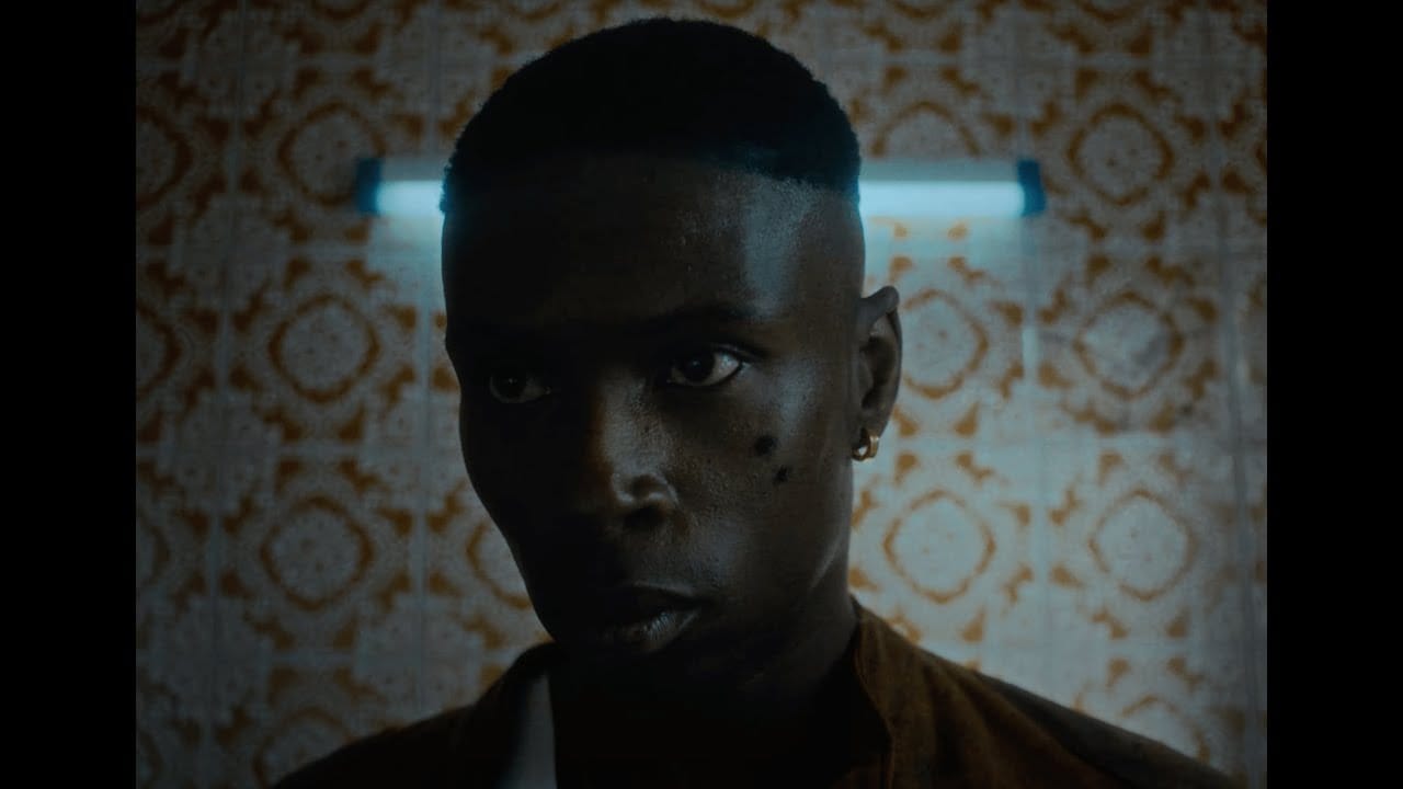 Actuación de Bongeziwe Mabandla