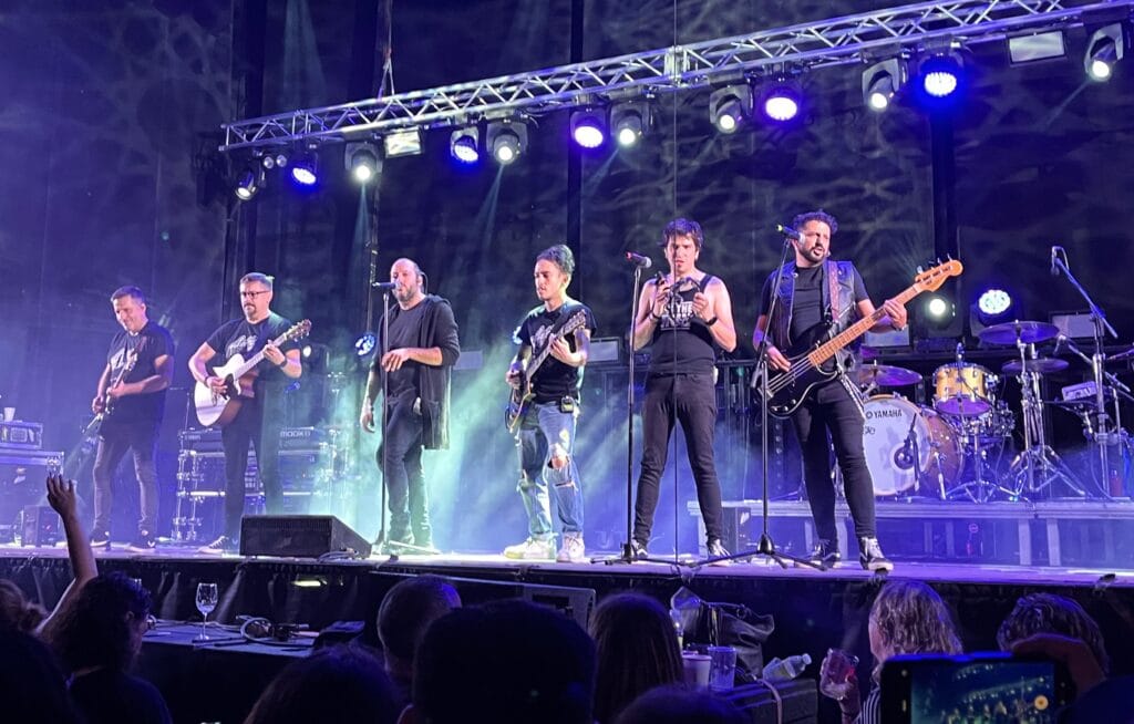 Actuación de Los Player y América de Vigo