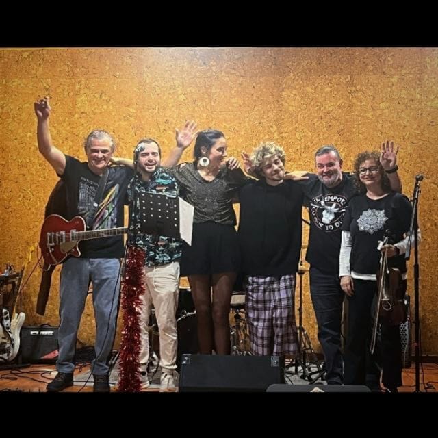 Concierto de Bisonte Blanco, Bicos de Nai y Látigo Mantra