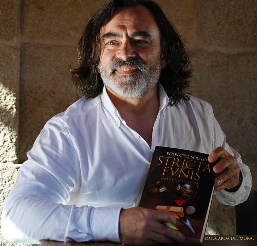 Firma de Clarisa e Stricta Funis