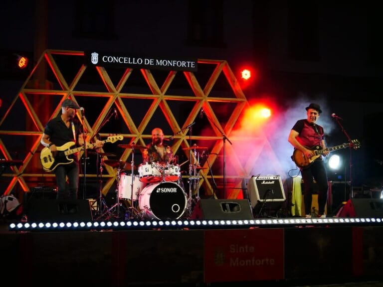 Concierto de Movilla y los Irrepetibles