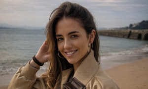 Lucía Gago presenta su EP La niña que sueña en su rincón