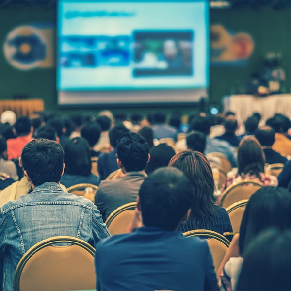 Rozalén y la memoria compartida: un canto a la convivencia desde Mendillorri