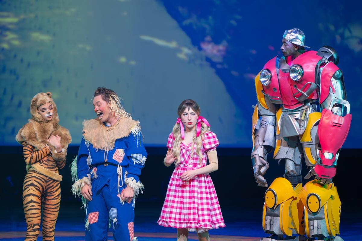 Wicked Wizard of Oz: A Cirque Spectacular