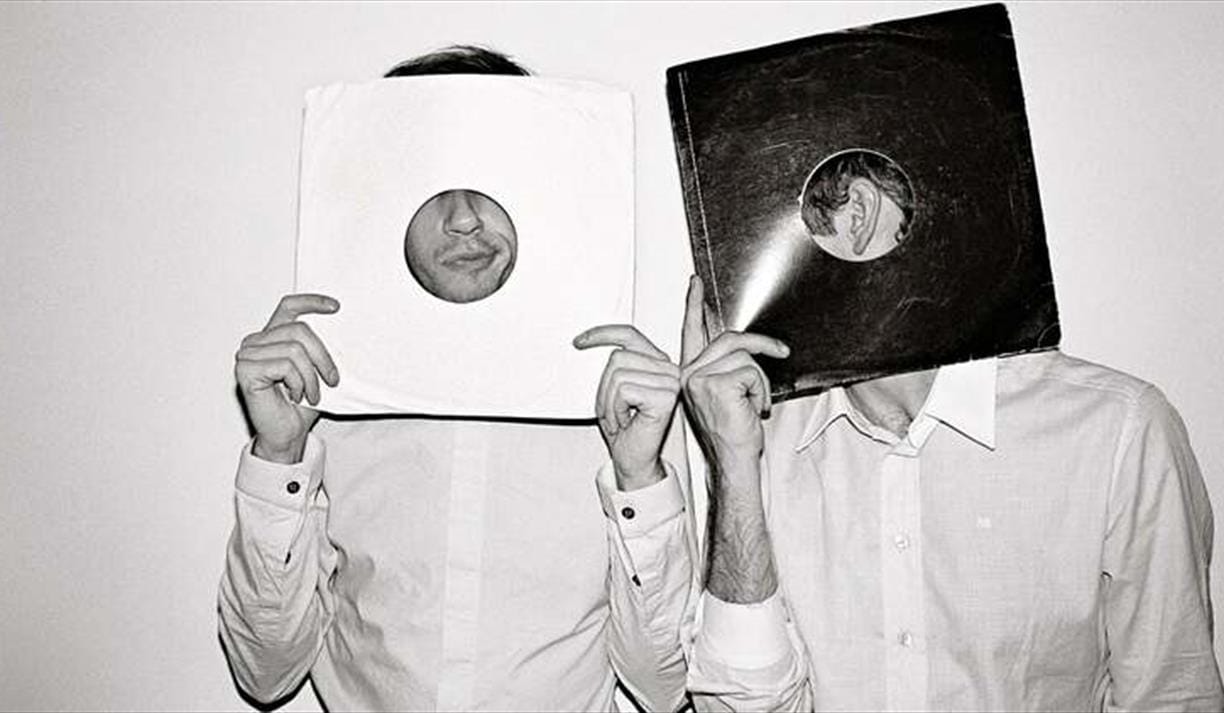 2ManyDJs