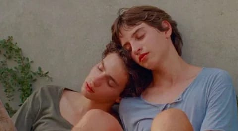 Proyección de la película 'Extraño río'