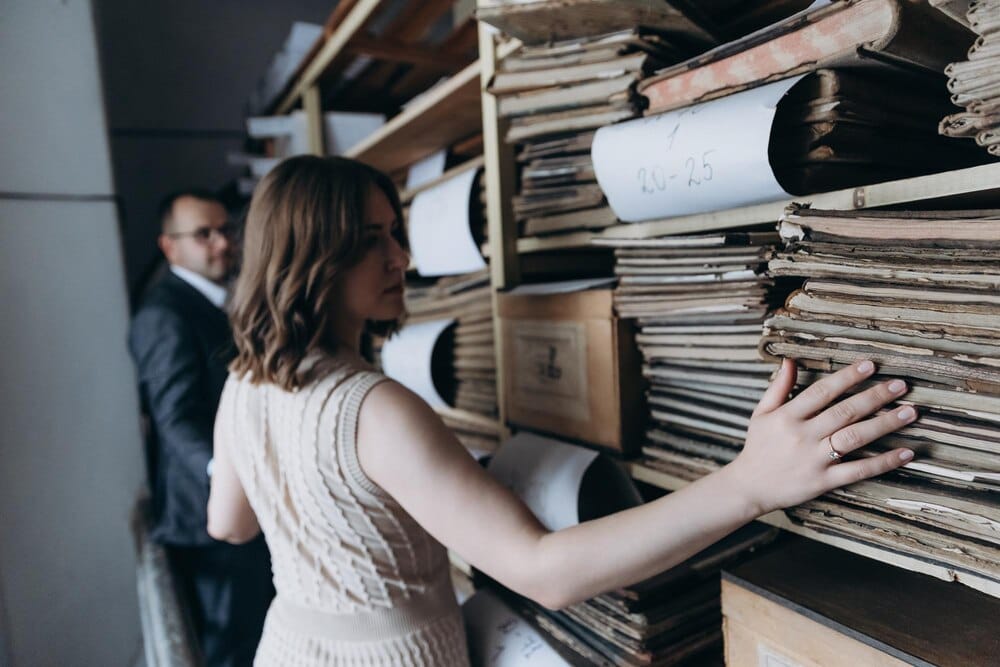 Visita guiada por las instalaciones del Arquivo Histórico de la USC