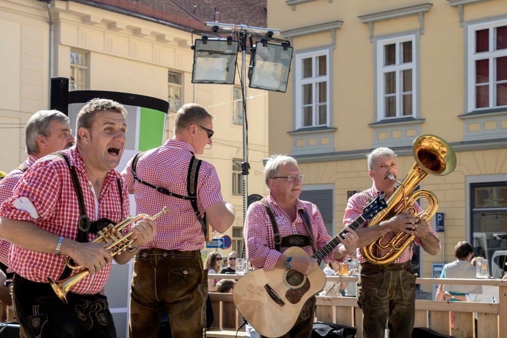 Actuaciones de Gaiteiras do Berce, Gaiteiros do Ulla, Lobeira y Os Mecos de Ogrobe