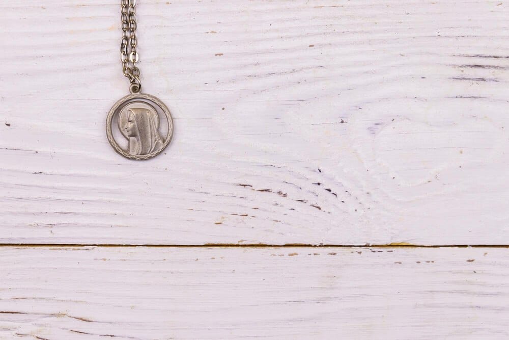 Medalla bendecida de la Virgen Peregrina