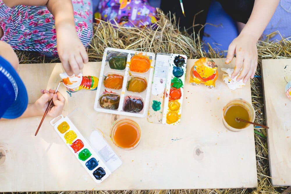 Taller de pintura y manualidades para niños
