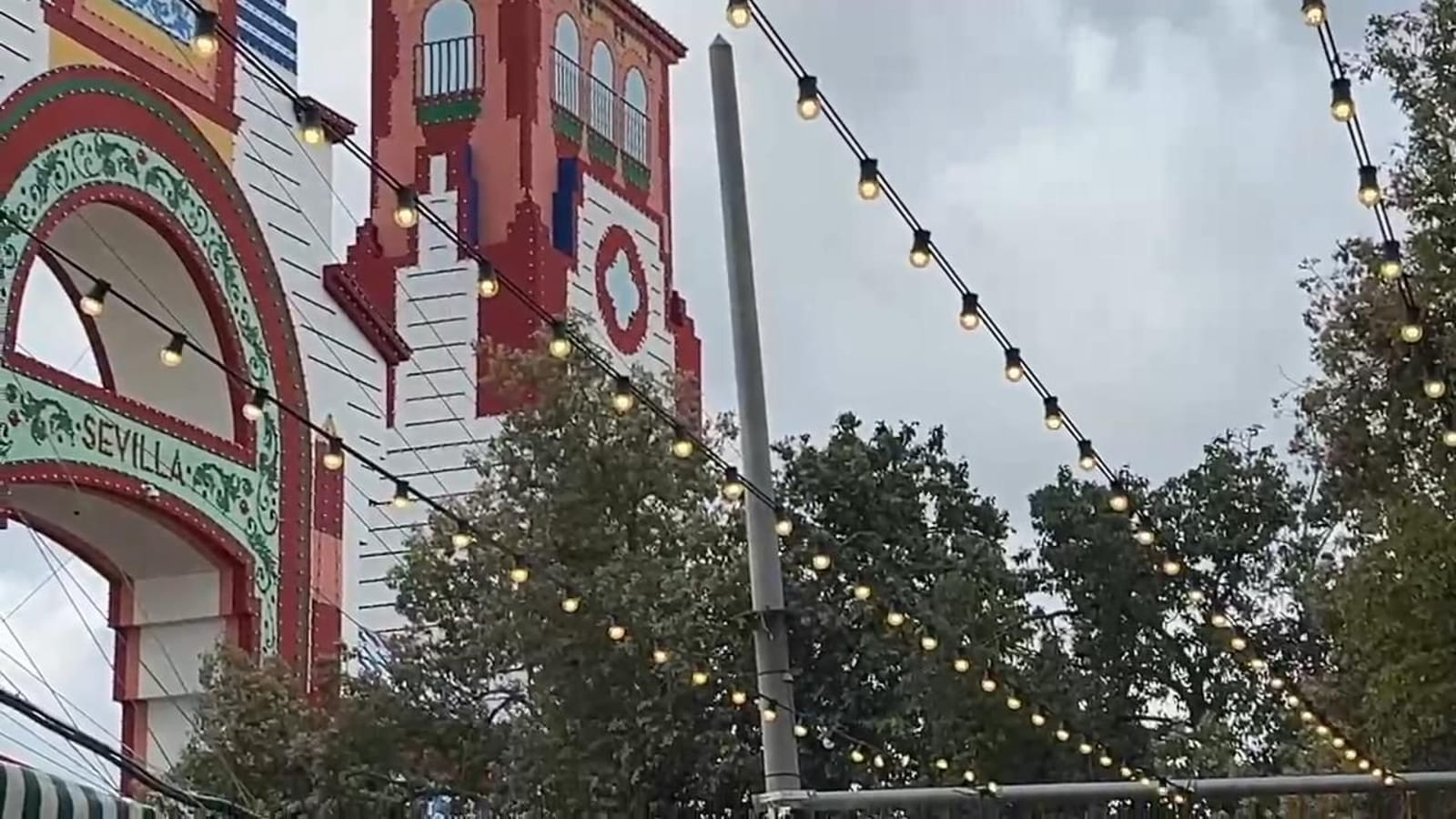 Prueba del alumbrado en la Feria de Sevilla
