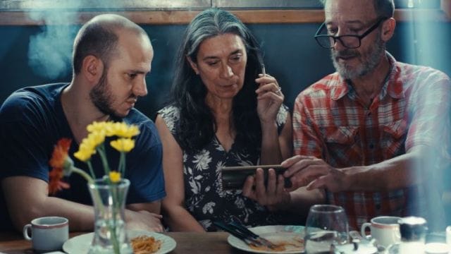 Proyección de 'Tres caminos' de María Aparicio