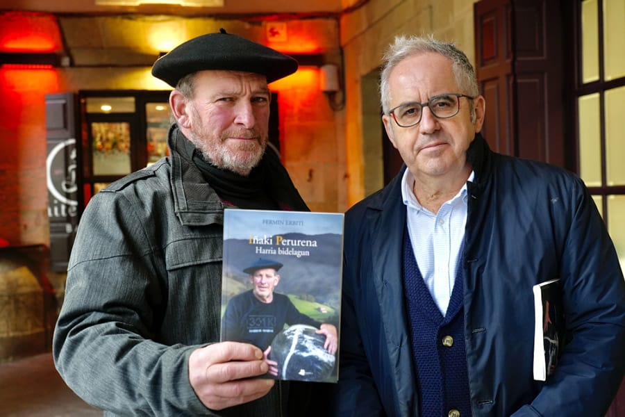 Iñaki Perurena, harria bidelagun