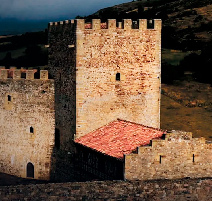 Proyección del documental "Castillo de Argüeso: Cultura, tradición y modernidad"