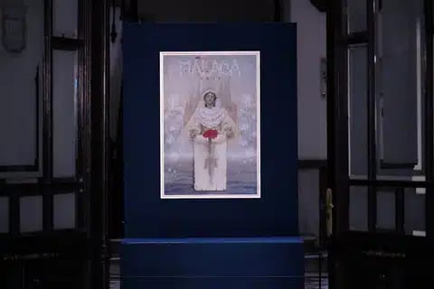Exposición del cartel oficial de la Semana Santa de Málaga 2025