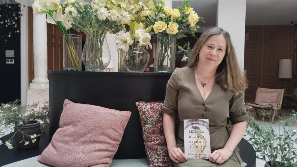 Presentación de novela 'Lechuza blanca sobre Argos'