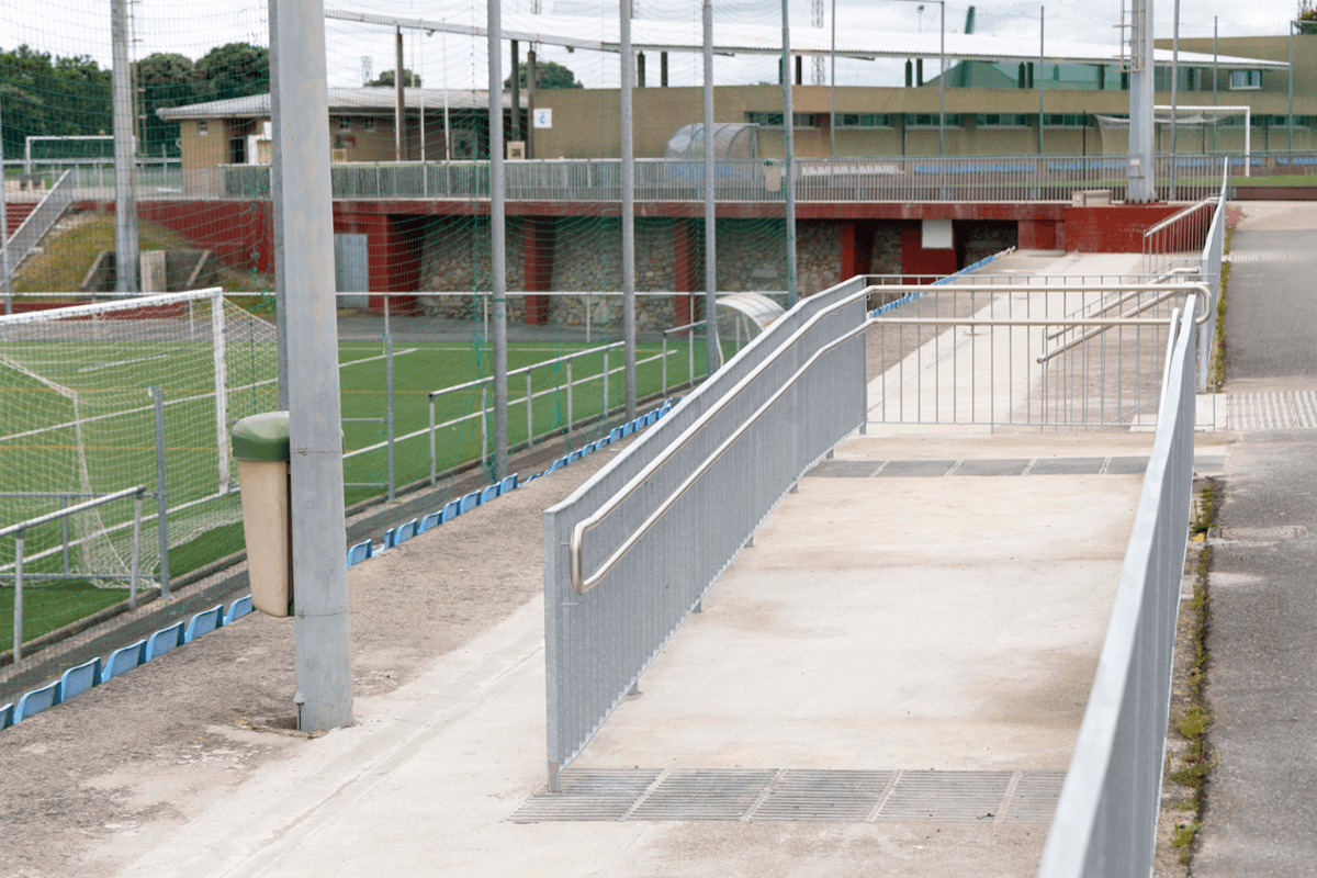 Mellora de seguridade e accesibilidade na Cidade Deportiva da Torre – Arsenio Iglesias