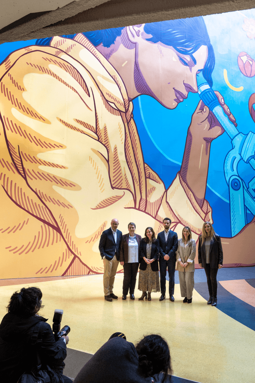 Mural de Lidia Cao homenaxea as mulleres científicas