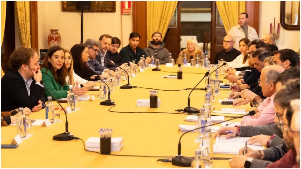 Reunión del ocio nocturno y el Concello de A Coruña