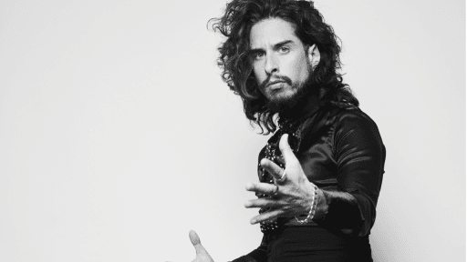 KIKI MORENTE. Azabache