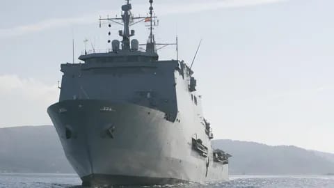 Jornada de puertas abiertas en buques de la Armada