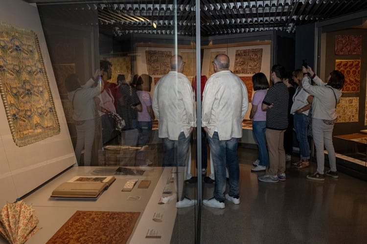 Divendres de visita gratuïta comentada a "Un museu, mil trames modernistes"