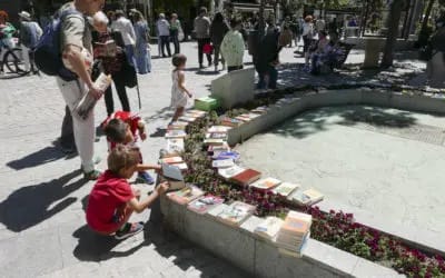 Educación Pública celebra el Día del Libro repartiendo 1.200 ejemplares “viajeros”