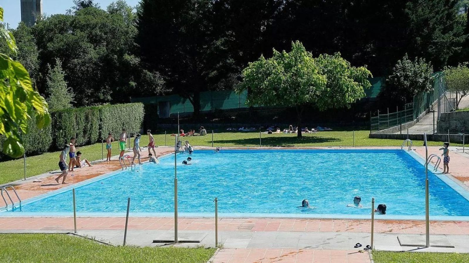 Apertura de las piscinas de Oira