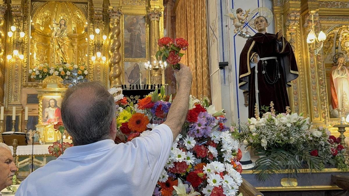 Ofrenda floral a San Pascual Baylón
