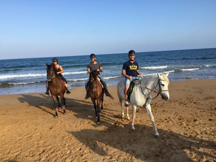 Paseo a caballo por la playa de Calblanque