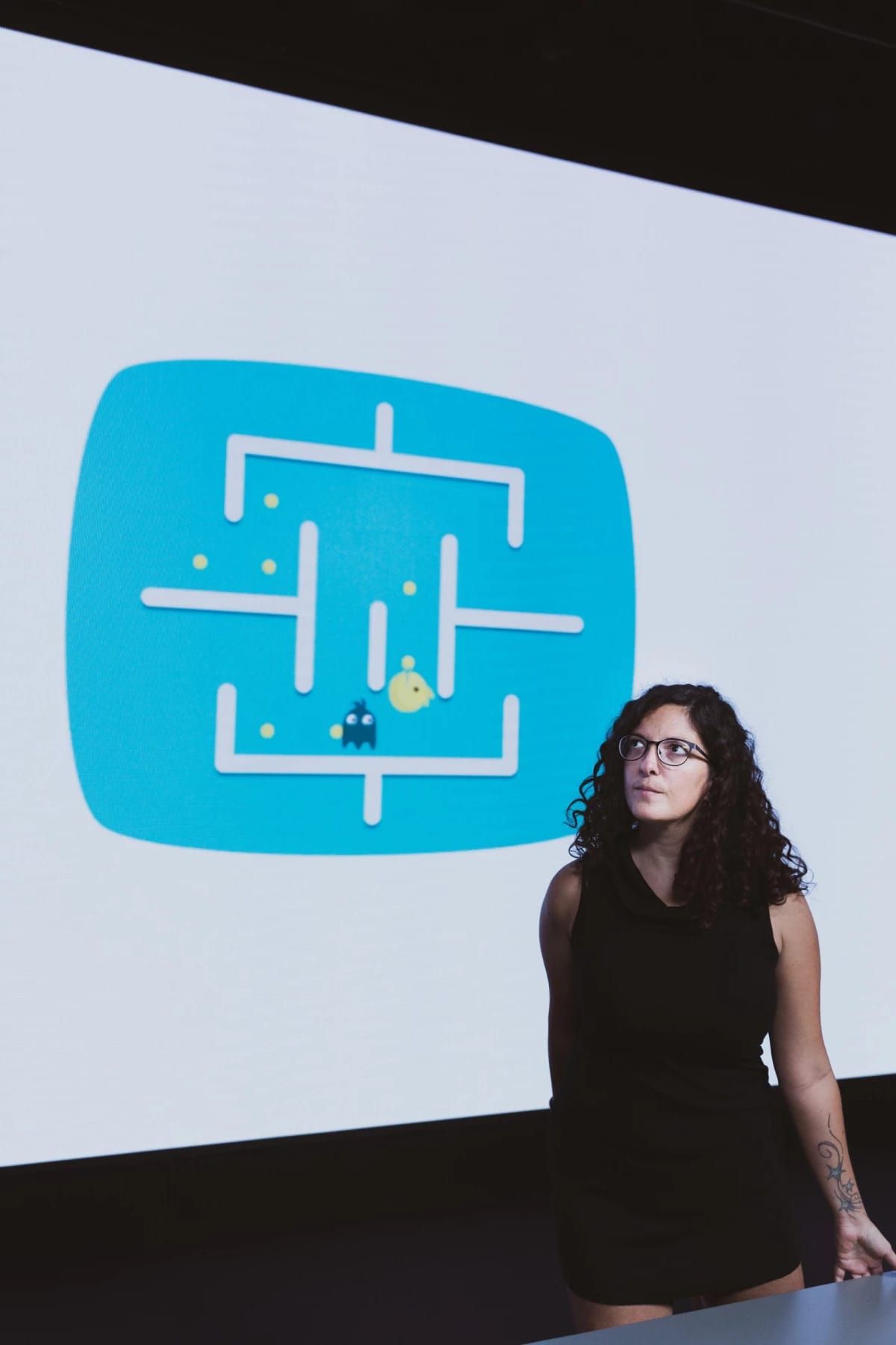 Conferencia “¿Objetos inteligentes para humanos obsoletos? Miradas críticas al algoritmo”