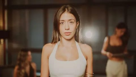 Amparo presenta single en directo