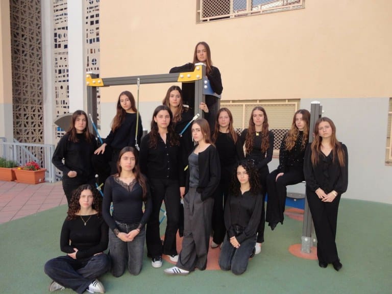 LAS NIÑAS NO LLORAN