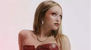 Abril arranca su gira