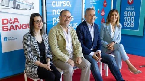 Campaña de Donación de Sangre 'Este curso non perdas este bus'
