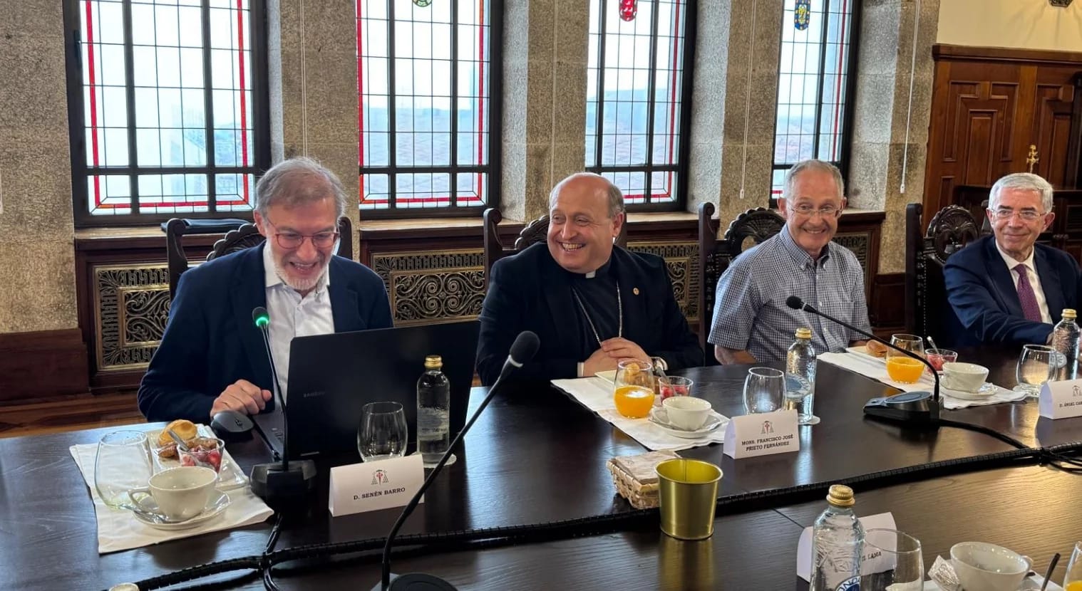 Ciencia y fe dialogan en Santiago