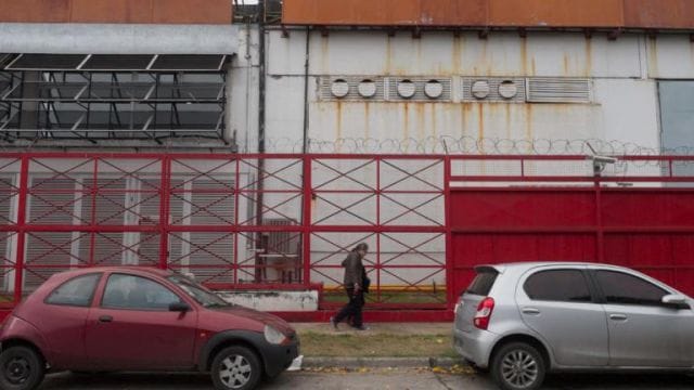Proyección de 'Avenida Saenz 1073 -video dedicado a la enfermedad de mi padre-' de Lucía Seles