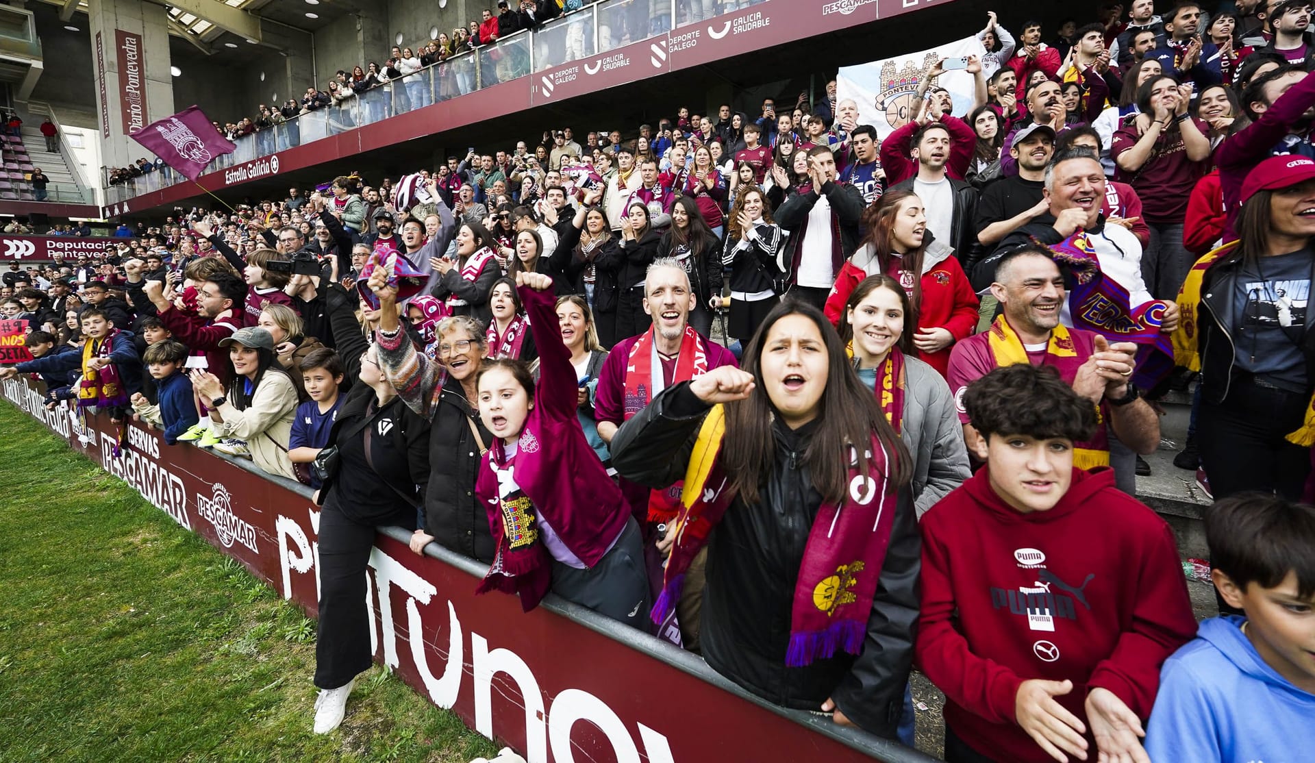 Partido de fútbol Pontevedra CF vs Real Ávila