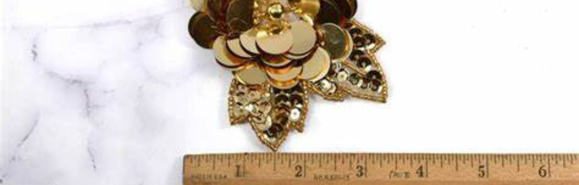 Liburuen zaharberritzea, bitxigintza eta larrugintza