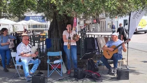 Conexións en versión folk